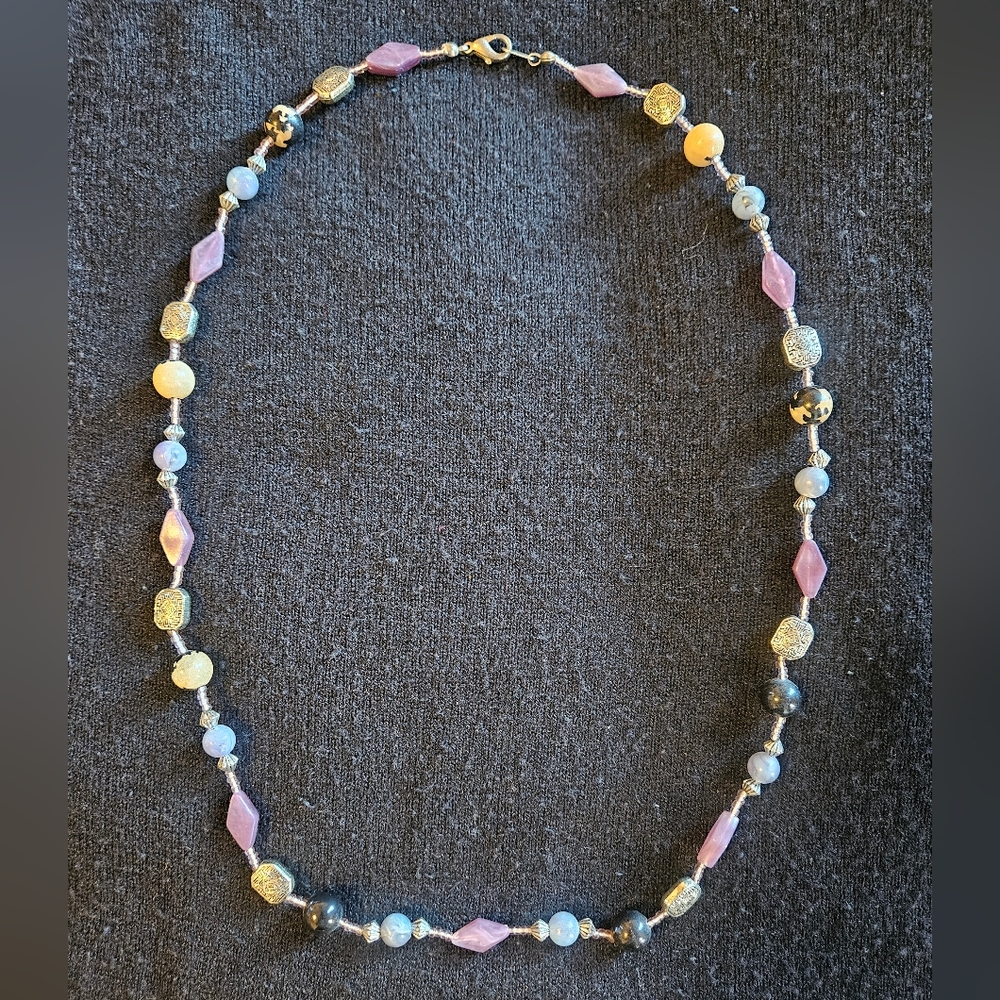 Pretty Vintage Pastel Mauve, Blue, & Silver 25" Lightweight Beaded Necklace